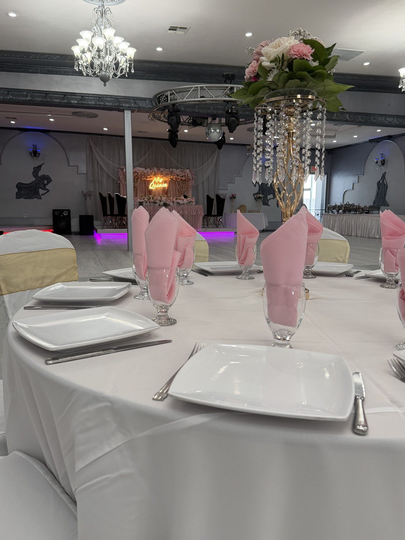 The Mis Quince head table